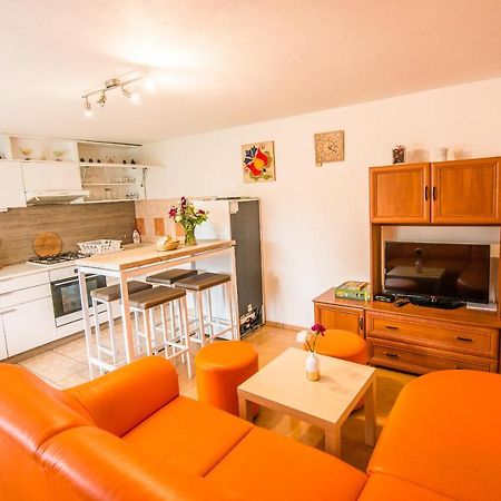 Malovany Dvorecek Dolní Dunajovice Exterior foto