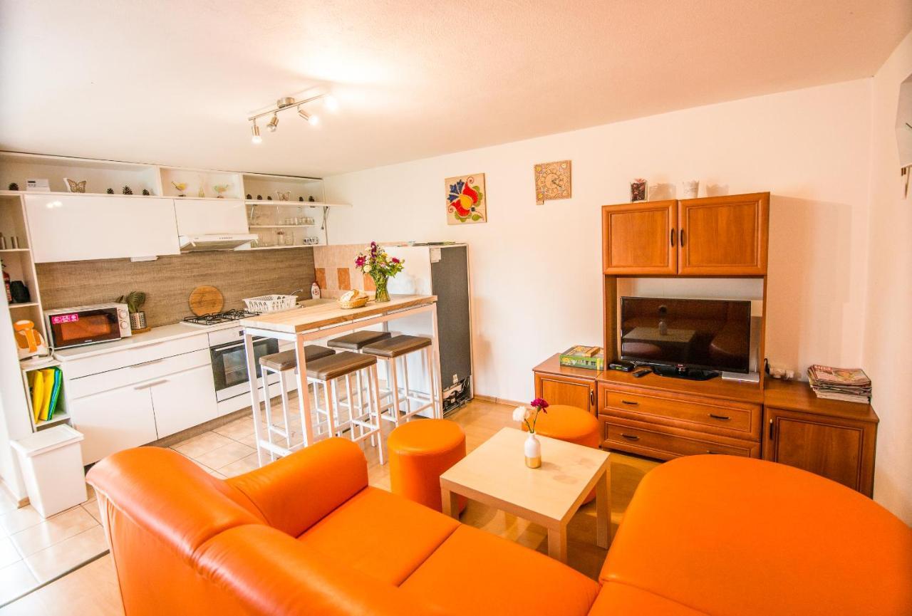 Malovany Dvorecek Dolní Dunajovice Exterior foto