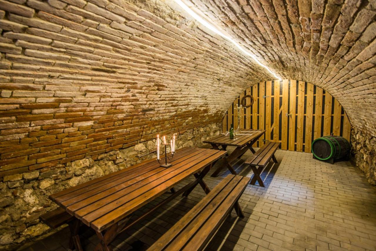 Malovany Dvorecek Dolní Dunajovice Exterior foto
