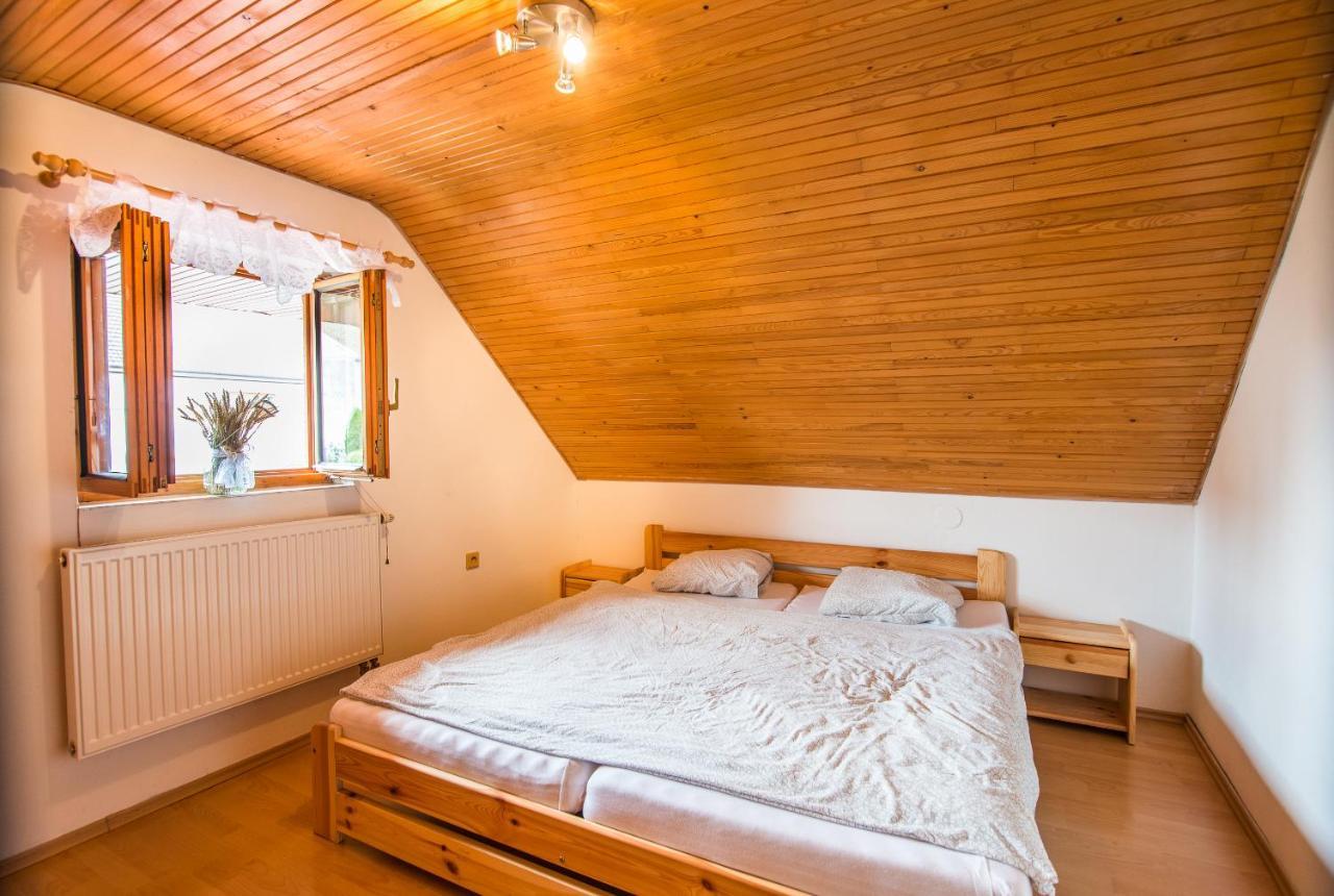 Malovany Dvorecek Dolní Dunajovice Exterior foto